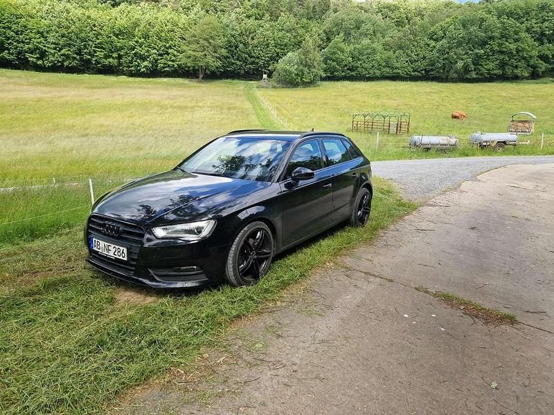 Gebraucht 2016 Audi A3 Ambition Kombi | 10.950 € (Fairer Preis) - Bild 1/4