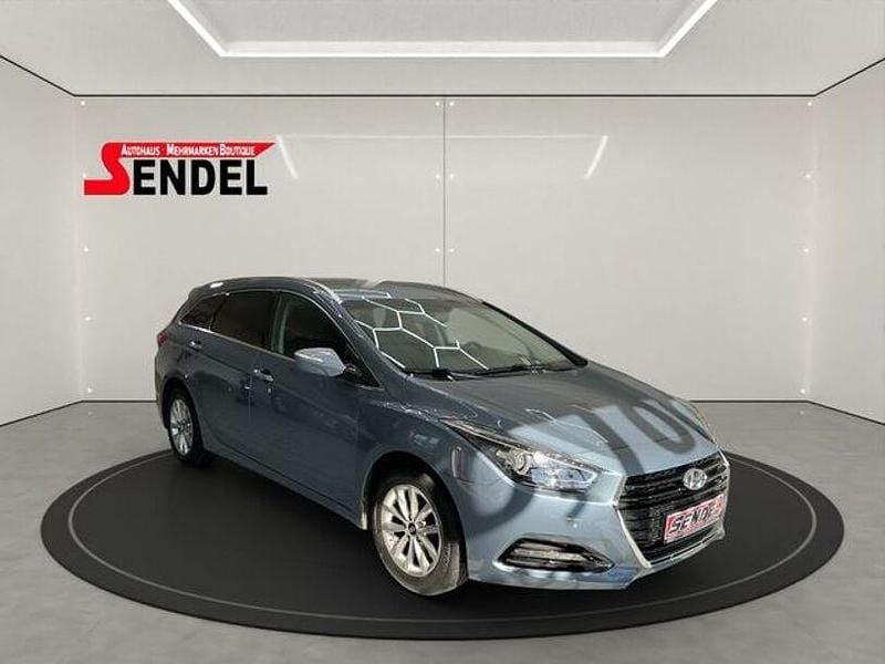 Gebraucht Hyundai i40 Trend 141 PS (103 kW) 2016 Blau Kombi