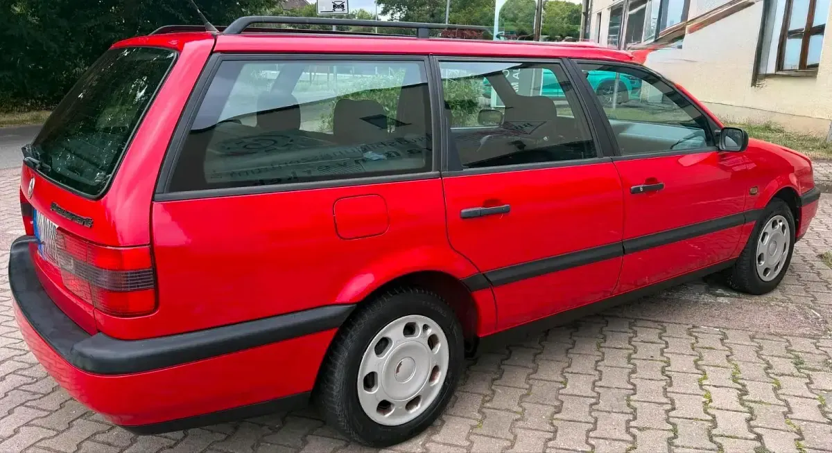 Gebraucht VW Passat 90 PS (66 kW) 1995 Rot Kombi