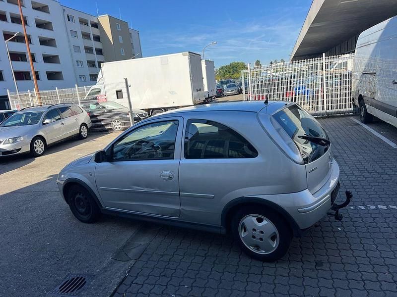 Gebraucht Opel Corsa 80 PS (58 kW) 2006 Silber Limousine
