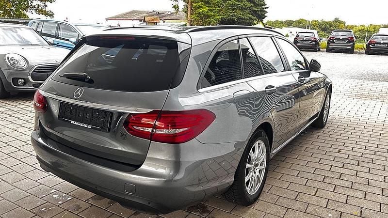 Gebraucht Mercedes C180 122 PS (89 kW) 2021 Grau Kombi
