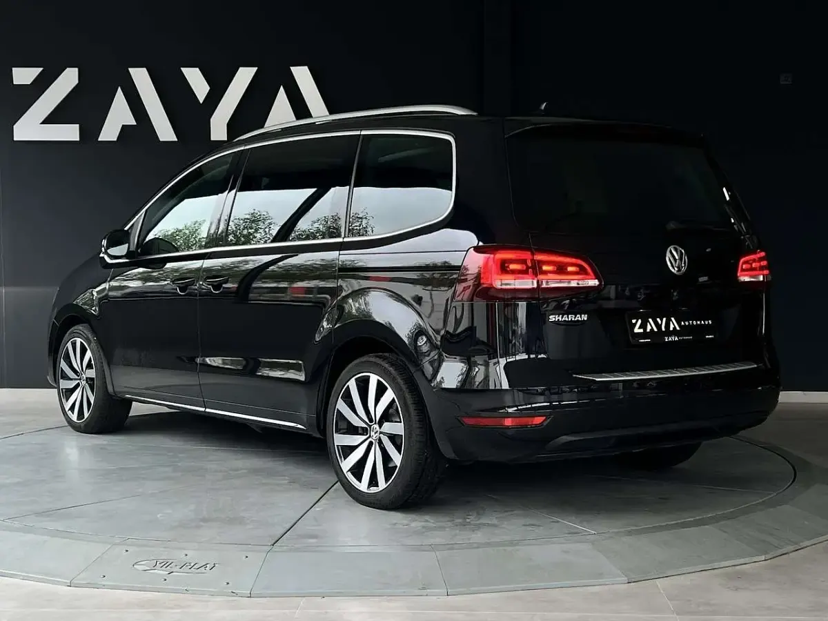 Gebraucht VW Sharan Style 177 PS (130 kW) 2020 Deep black perleffekt Van / Kleinbus