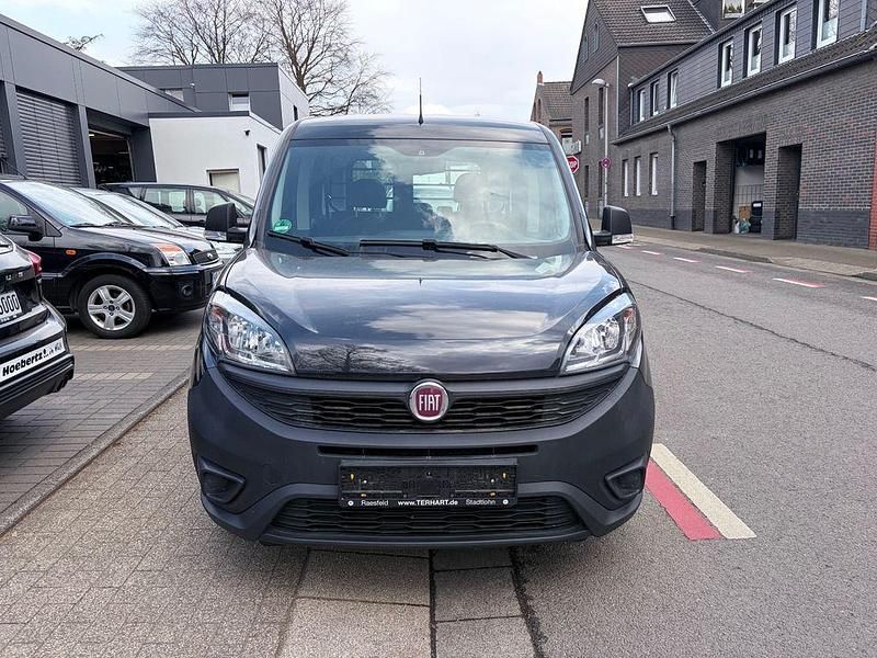 Gebraucht Fiat Doblò Basis 90 PS (66 kW) 2022 Schwarz Van / Kleinbus