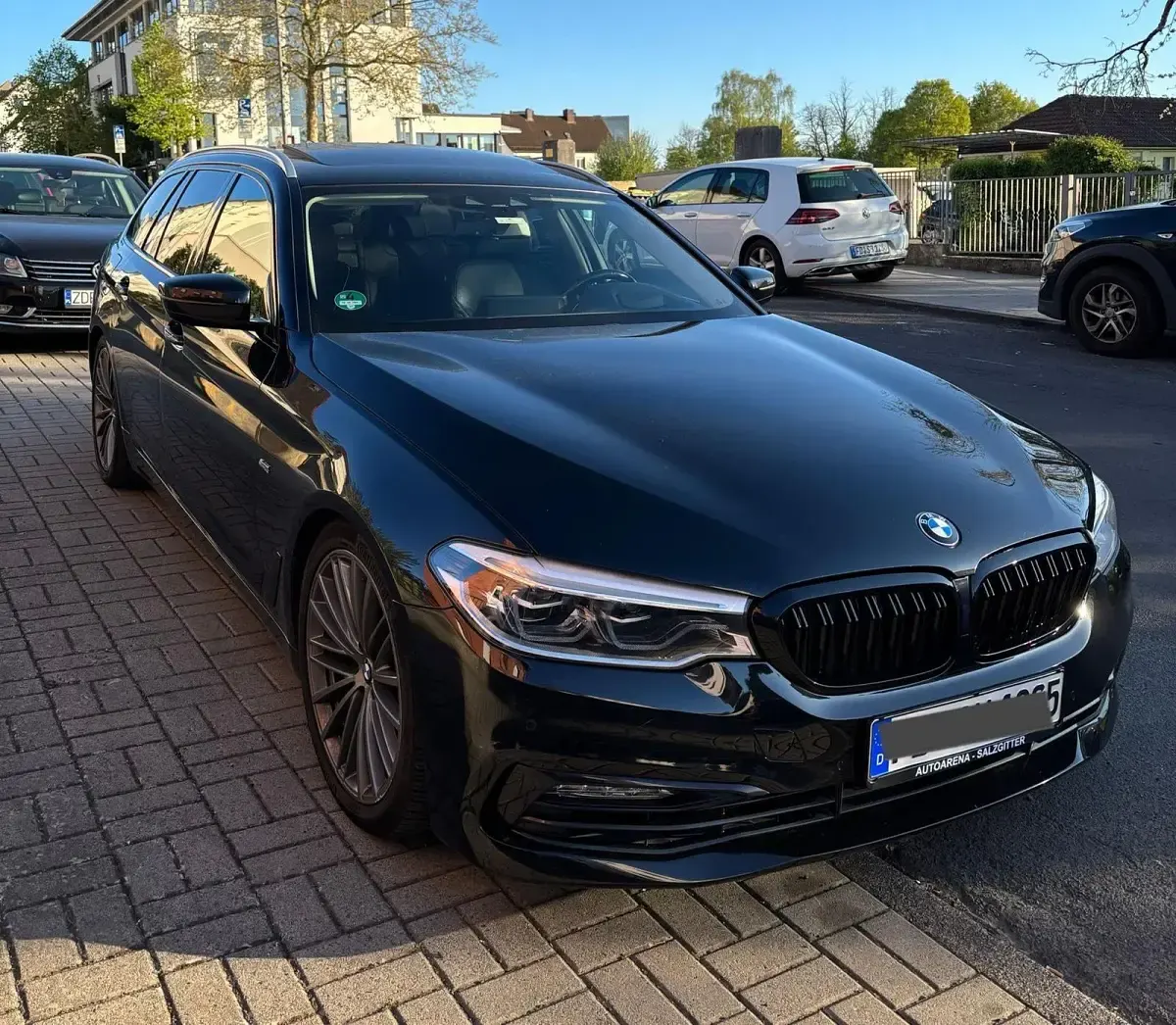 Gebraucht BMW 520 240 PS (176 kW) 2017 Schwarz Kombi
