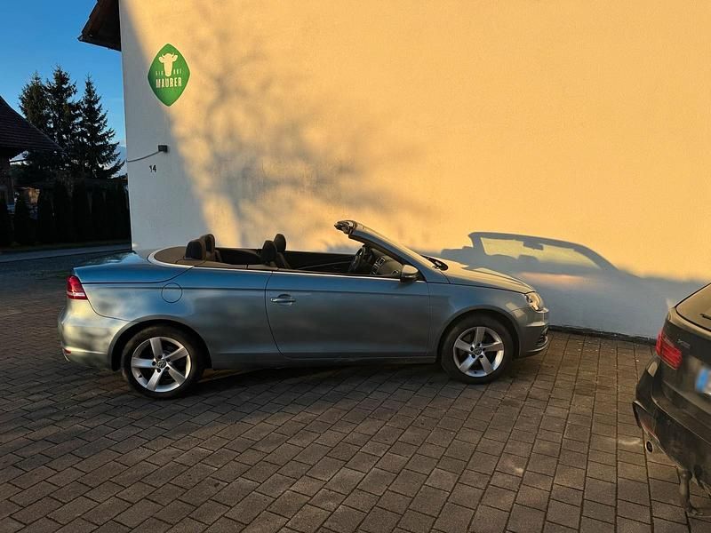 Gebraucht VW Eos 122 PS (89 kW) 2011 Blau Cabrio