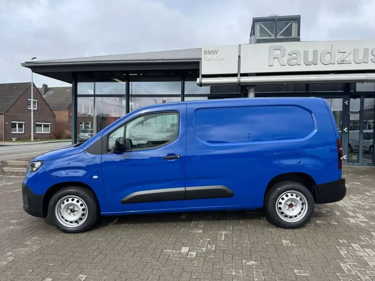 Neu Fiat Doblò 131 PS (96 kW) 2026 Blau metallic Van / Kleinbus