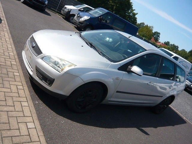 Silber Gebraucht 2007 Ford Focus Fun X Limousine | 1.450 € (Guter Preis) - Bild 1/4