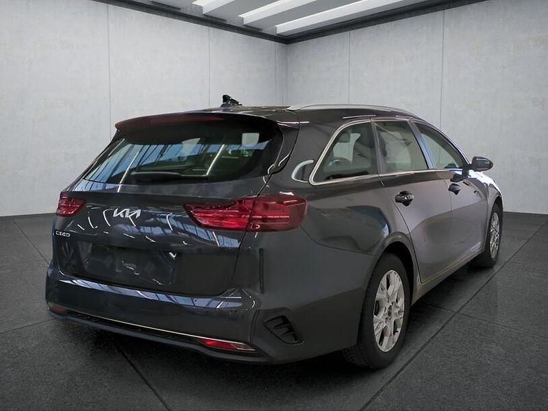Second-hand Kia Ceed 140 CP (102 kW) 2025 Gri Hatchback