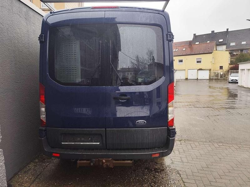 Gebraucht Ford Transit Trend 131 PS (96 kW) 2018 Blazerblau Van / Kleinbus