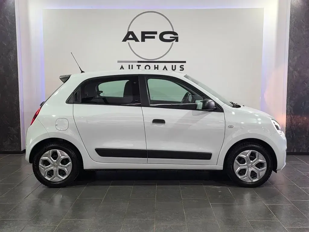 Używany Renault Twingo Life 65 KM (47 kW) 2019 Biały Hatchback