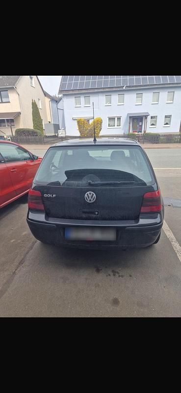 Gebraucht VW Golf IV 75 PS (55 kW) 2001 Schwarz Kleinwagen