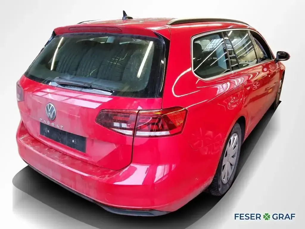 Gebraucht VW Passat 122 PS (89 kW) 2023 Tornadorot Kombi
