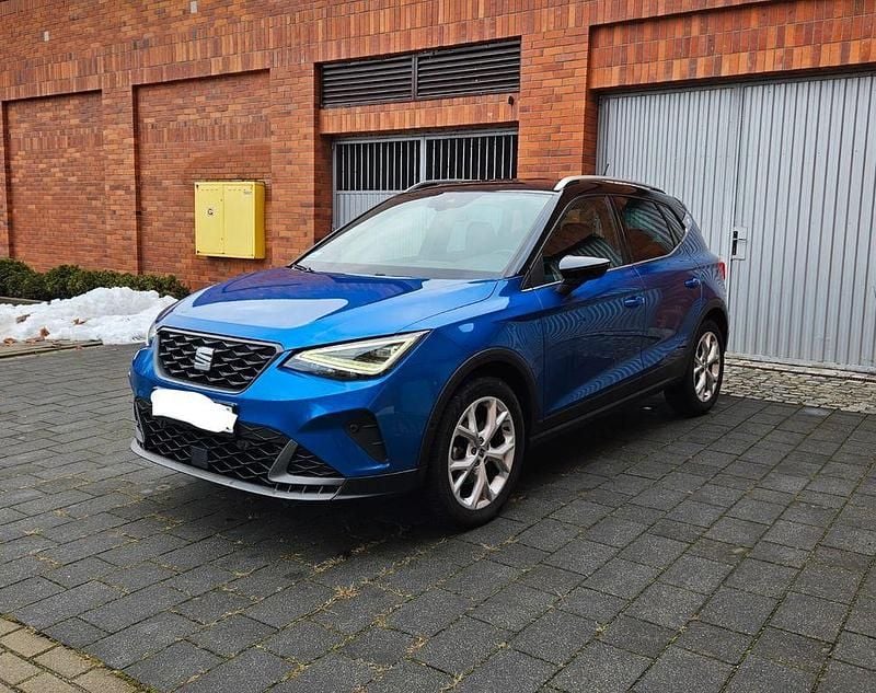 Blau Gebraucht 2022 Seat Arona FR SUV | 16.500 € (Guter Preis) - Bild 1/4