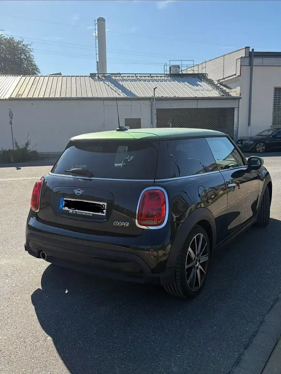 Gebraucht Mini Cooper 136 PS (100 kW) 2021 Schwarz Kleinwagen