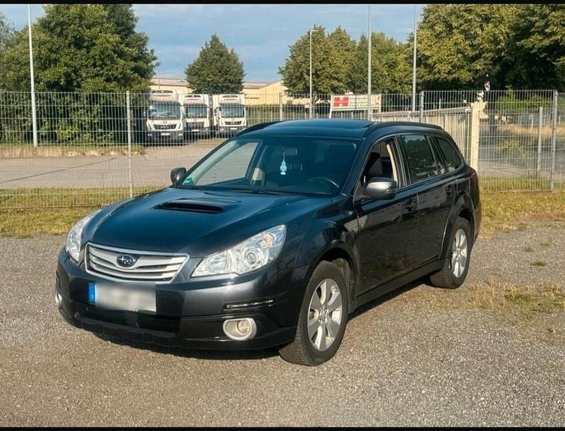 Grau Gebraucht 2013 Subaru Legacy SUV | 3.000 € - Bild 1/4
