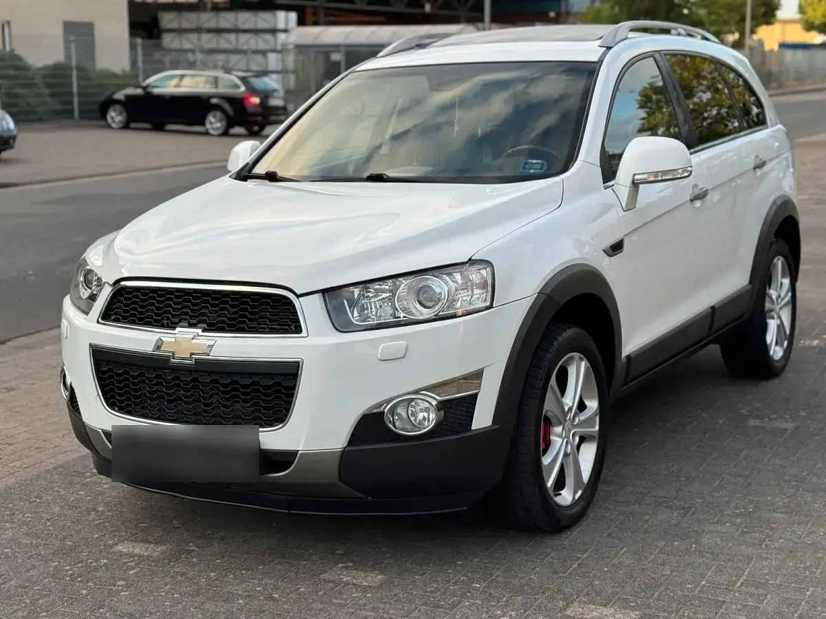 Gebraucht Chevrolet Captiva 183 PS (134 kW) 2012 Weiß SUV