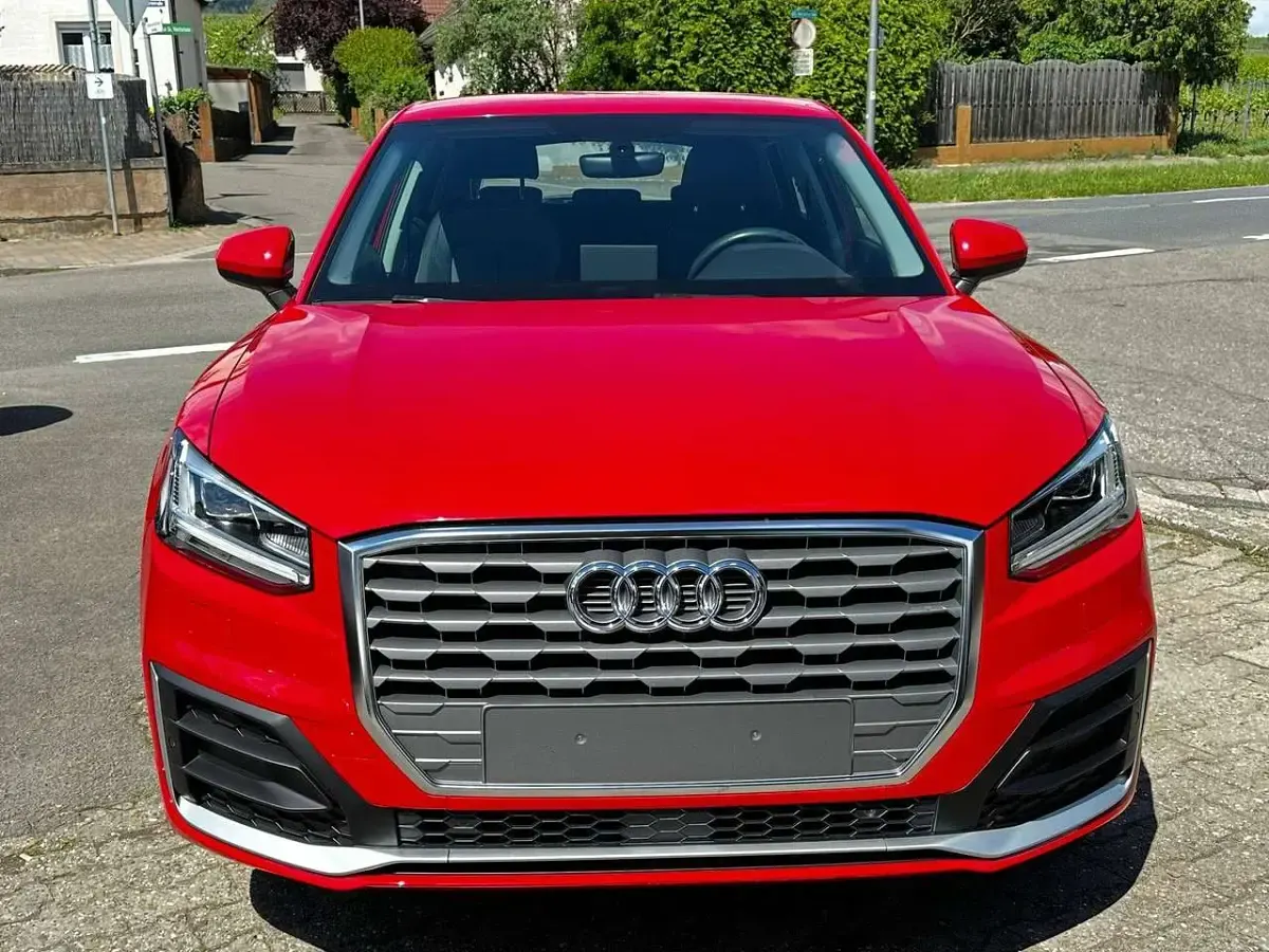Gebraucht Audi Q2 Design 116 PS (85 kW) 2020 Tangorot SUV