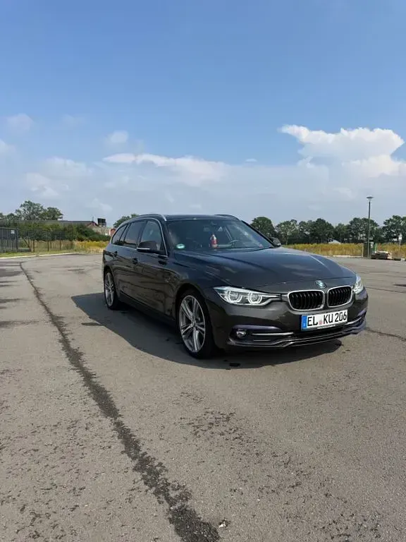 Gebraucht BMW 318 Sport Line 150 PS (110 kW) 2016 Braun Kombi