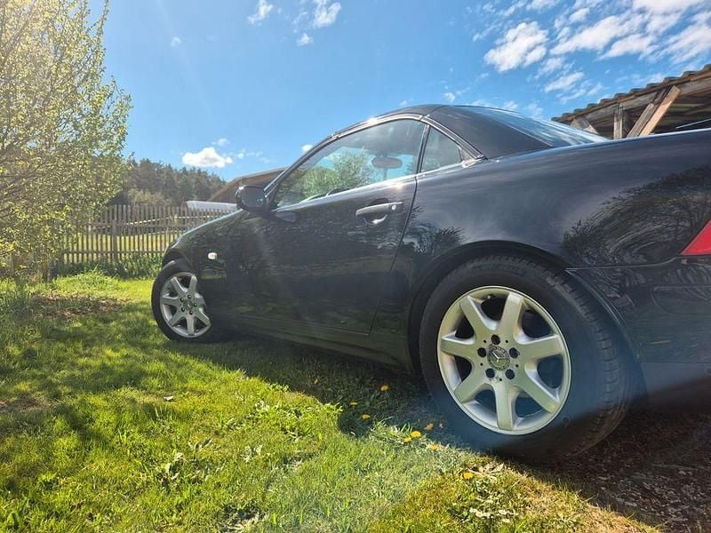 Gebraucht Mercedes SLK230 193 PS (141 kW) 1999 Schwarz Cabrio