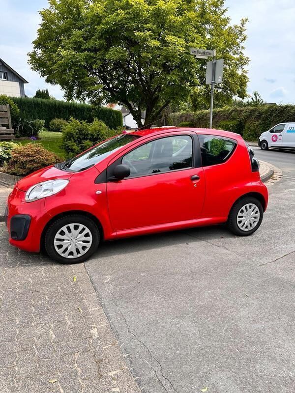 Rot Gebraucht 2014 Citroën C1 Kleinwagen | 2.700 € (Superpreis) - Bild 1/4