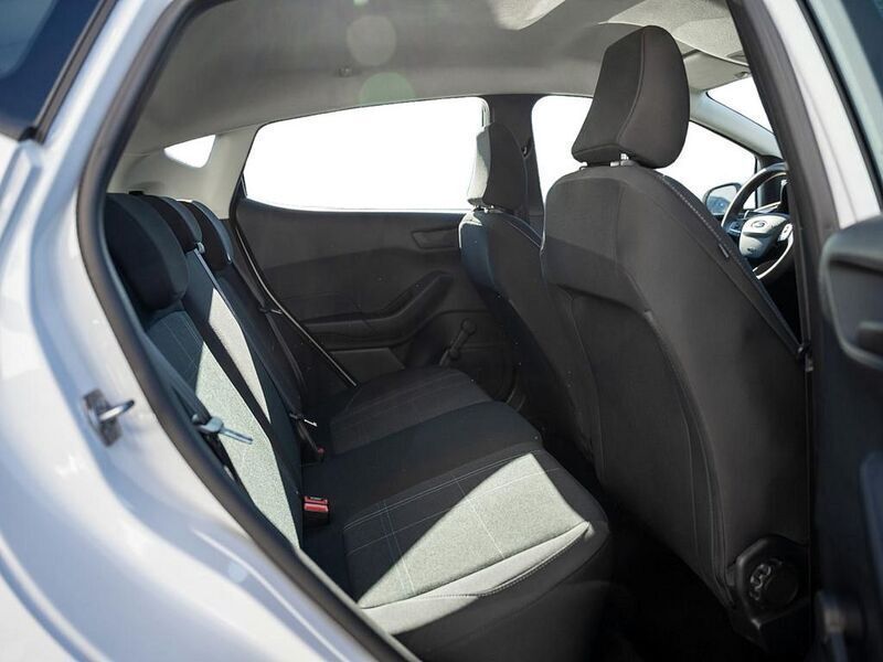 Gebraucht Ford Fiesta Cool & Connect 75 PS (55 kW) 2021 Frozen white Kleinwagen