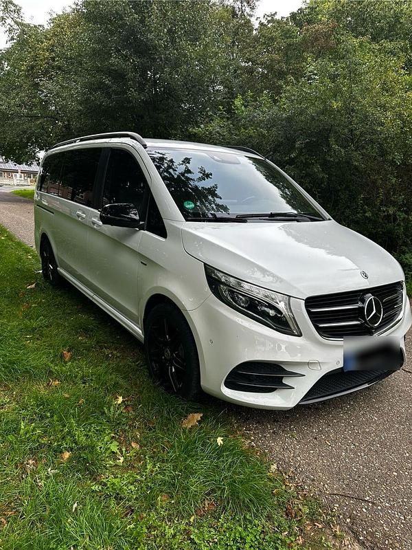 Weiß Gebraucht 2018 Mercedes V250 Avantgarde Van / Kleinbus | 49.500 € (Etwas zu teuer) - Bild 1/4