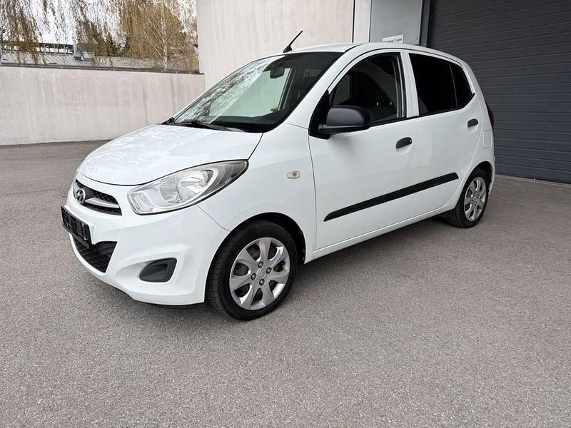 Gebraucht Hyundai i10 Classic 69 PS (50 kW) 2012 Weiß Kleinwagen