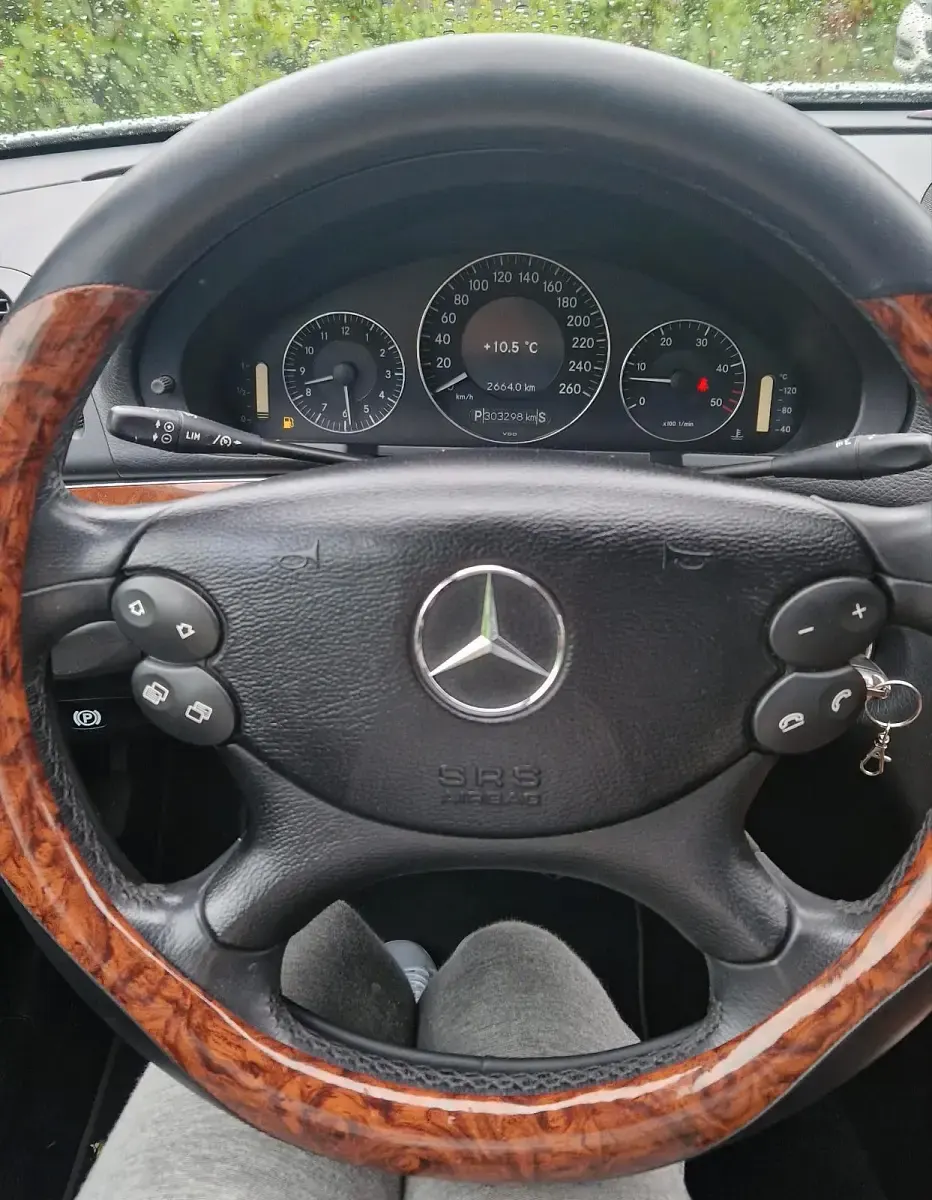 Gebraucht Mercedes E320 224 PS (164 kW) 2008 Silber Limousine
