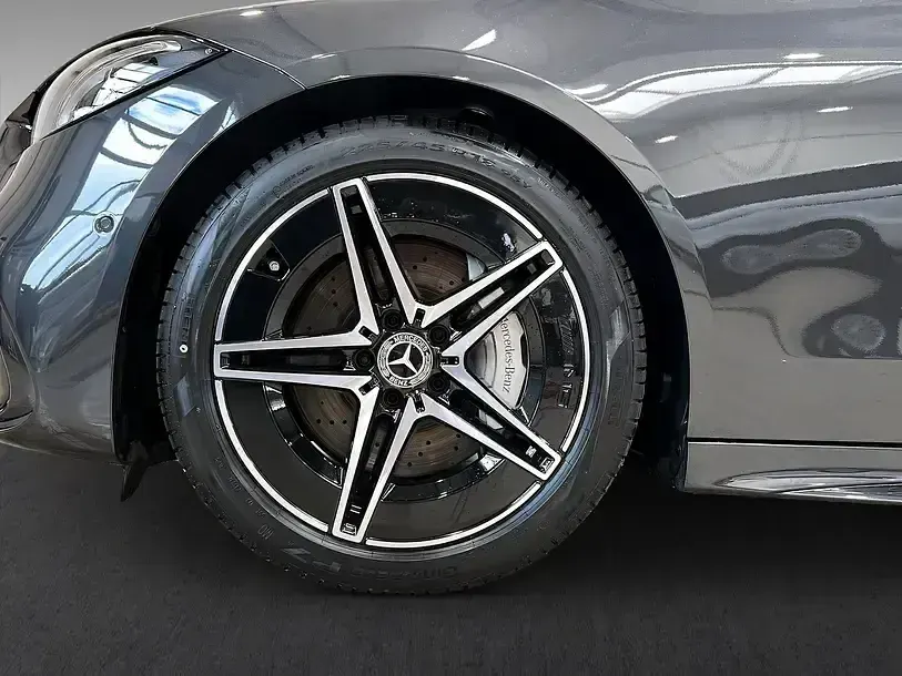 Gebraucht Mercedes C180 AMG 170 PS (125 kW) 2025 Grau Limousine