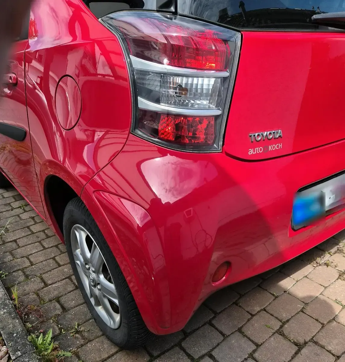 Gebraucht Toyota iQ 68 PS (50 kW) 2011 Rot Kleinwagen