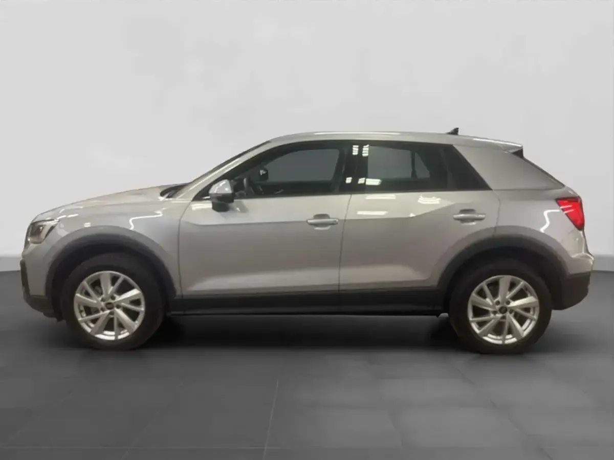 Gebraucht Audi Q2 Comfort 110 PS (80 kW) 2024 Florettsilber metallic SUV