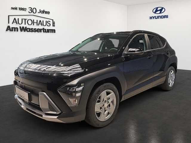 Abyss black / mic Neu 2025 Hyundai Kona Trend SUV | 26.750 € (Guter Preis) - Bild 1/4