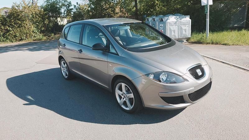 Occasion Seat Altea 102 ch (75 kW) 2005 Gris Monospace