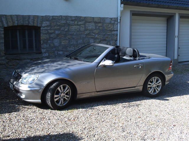 Gebraucht Mercedes SLK200 163 PS (119 kW) 2003 Grau metallic Cabrio