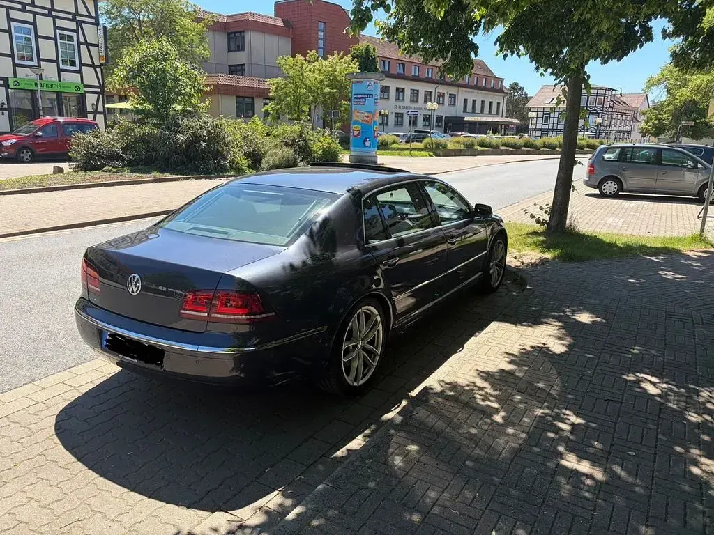 Gebraucht VW Phaeton 245 PS (180 kW) 2014 Grau Limousine