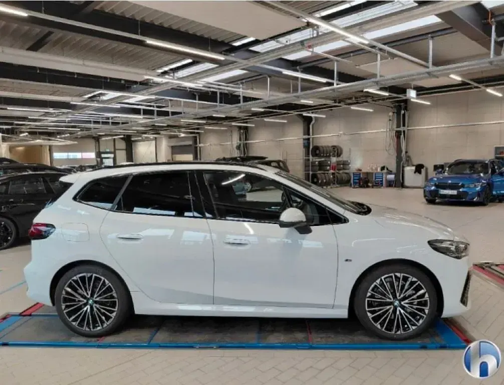 Gebraucht BMW 223 Active Tourer M Sport 197 PS (144 kW) 2024 Weiß Van / Kleinbus
