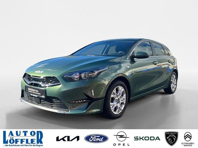 Exg experience green (grün) Gebraucht 2023 Kia Ceed Vision Limousine | 21.240 € (Fairer Preis) - Bild 1/4