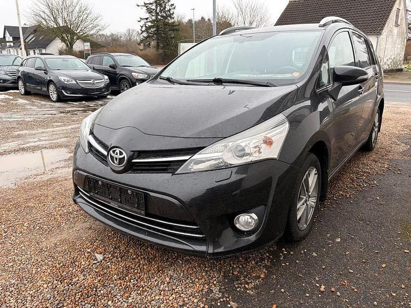 Gebraucht Toyota Verso Touch 147 PS (108 kW) 2016 Schwarz Van / Kleinbus