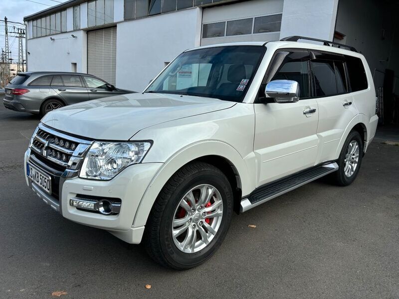Weiß Gebraucht 2016 Mitsubishi Pajero Top SUV | 34.980 € (Fairer Preis) - Bild 1/4