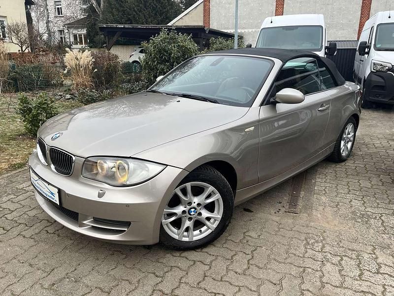 Gebraucht BMW 118 Cabriolet 143 PS (105 kW) 2009 Kaschmirsilber metallic Cabrio