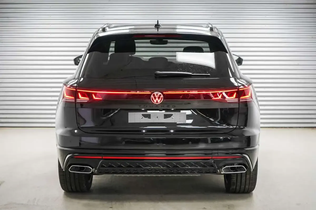 Neu VW Touareg R-line 286 PS (210 kW) 2026 Deep black SUV