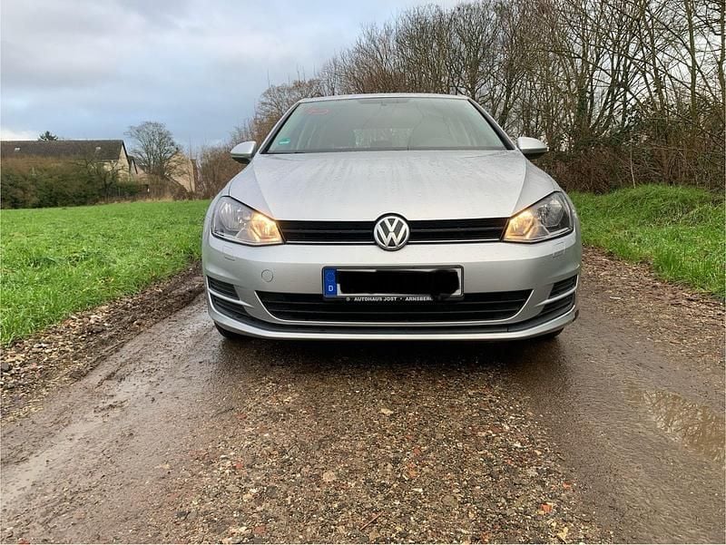 Silber Gebraucht 2015 VW Golf Limousine | 4.800 € (Superpreis) - Bild 1/4