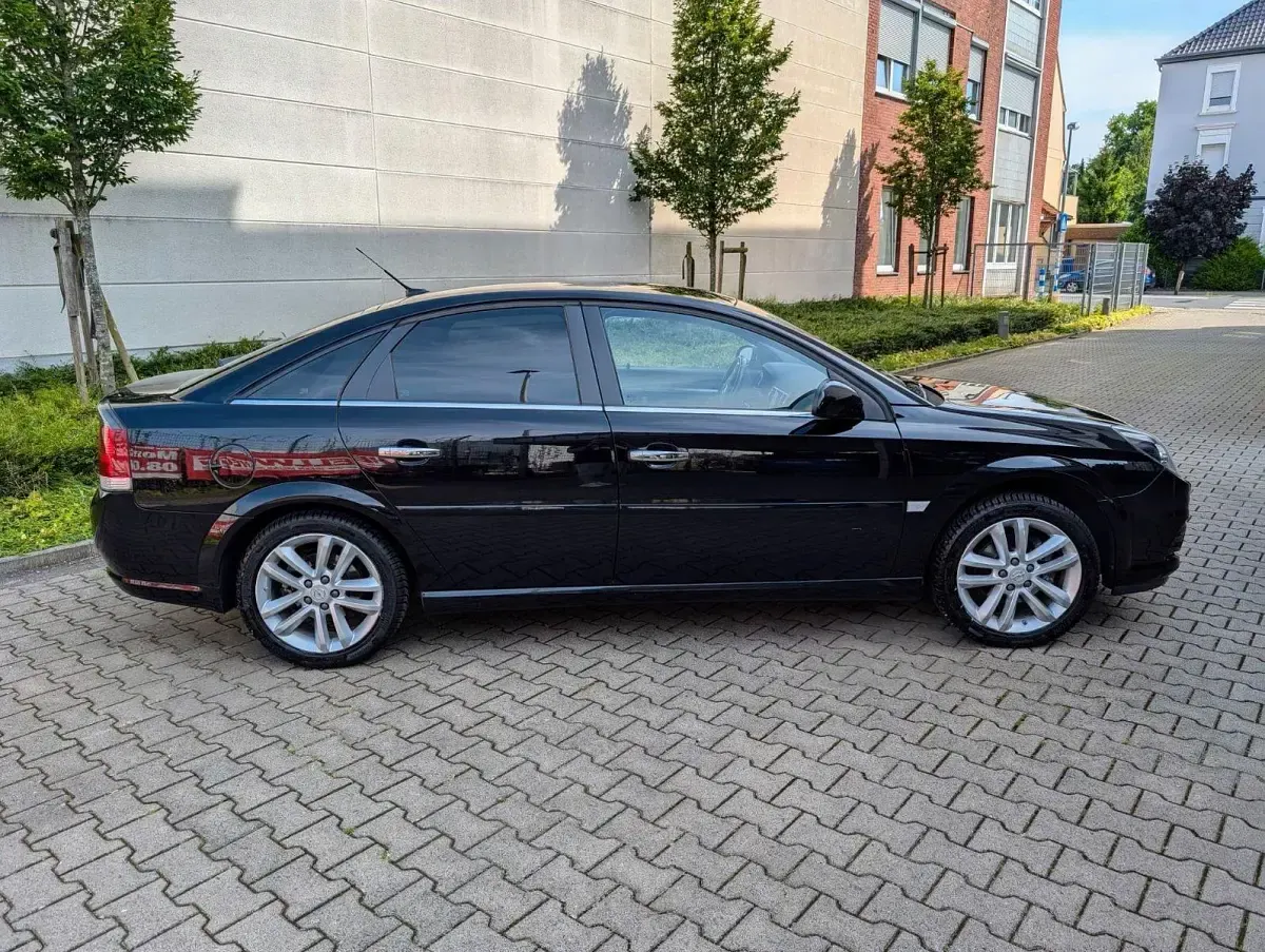 Usata Opel Vectra Cosmo 155 CV (114 kW) 2007 Nero Berlina