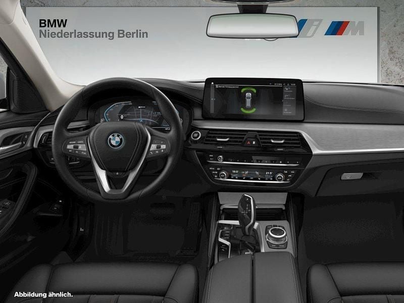 Gebraucht BMW 530e 292 PS (214 kW) 2022 Weiß Kombi