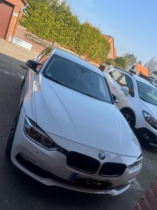 Weiß Gebraucht 2018 BMW 320 Limousine | 17.000 € (Guter Preis) - Bild 1/4