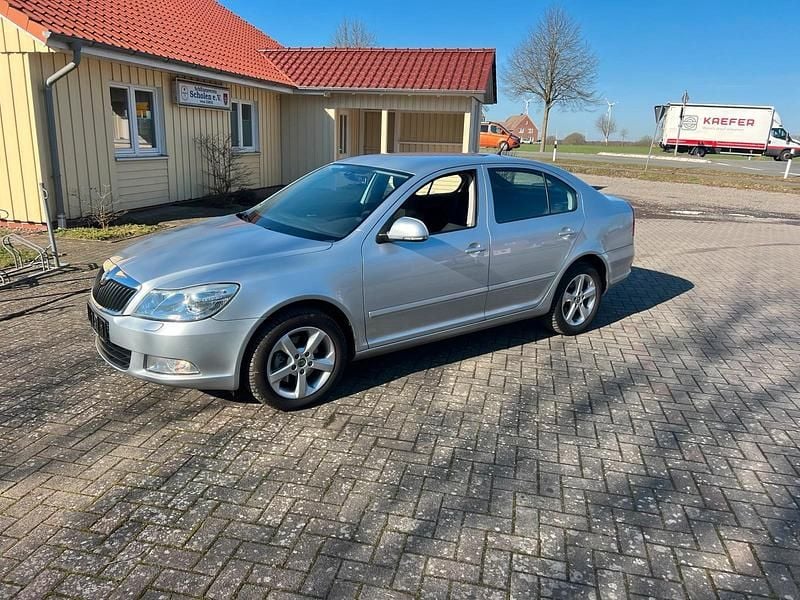 Gebraucht Skoda Octavia 140 PS (102 kW) 2012 Grau Limousine