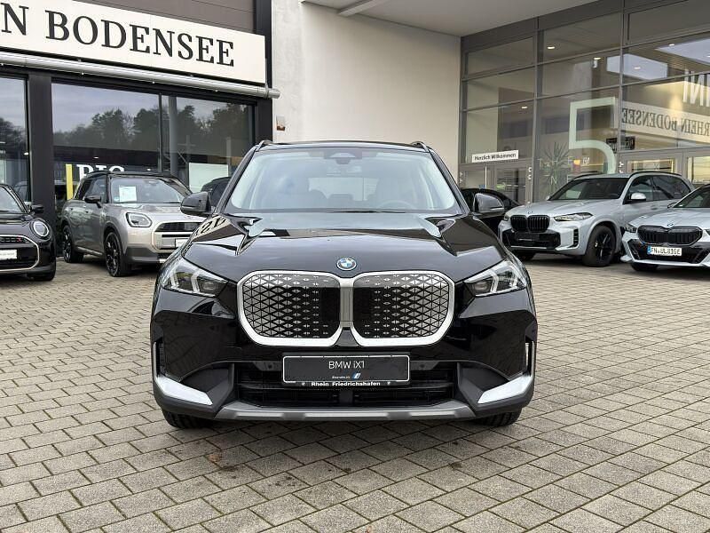 Neu BMW iX1 150 kW (204 PS) 2025 Schwarz uni SUV