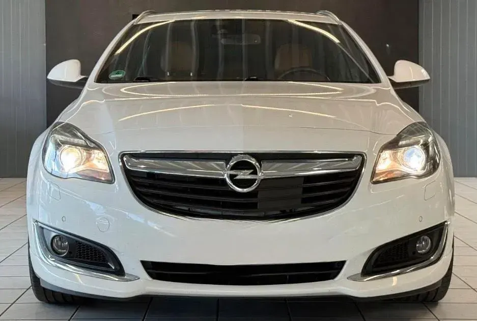 Gebraucht Opel Insignia OPC 194 PS (142 kW) 2013 Weiß Kombi