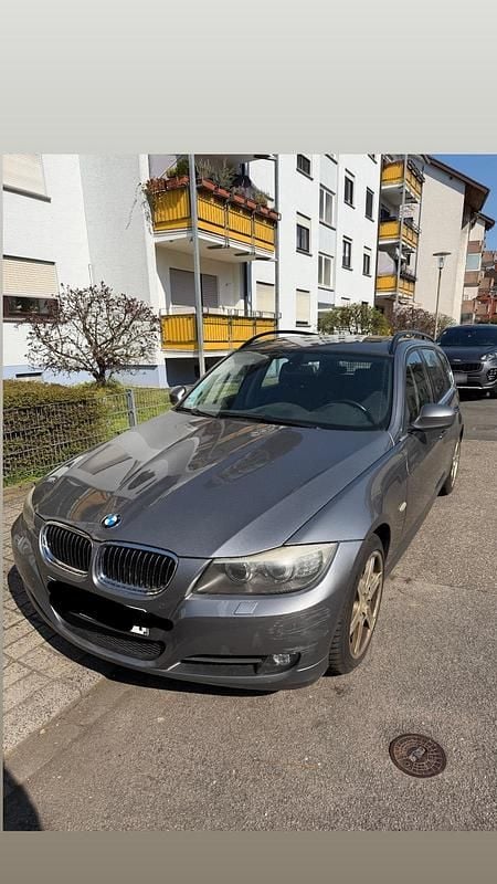 Gebraucht BMW 330 245 PS (180 kW) 2009 Silber Kombi