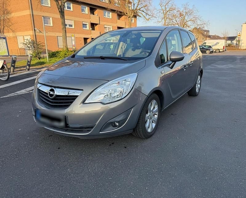 Gebraucht Opel Meriva 95 PS (69 kW) 2010 Braun Van / Kleinbus